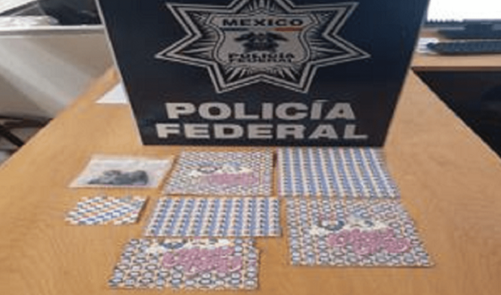 translated from Spanish: Are 2 thousand stickers of impregnated with drugs
