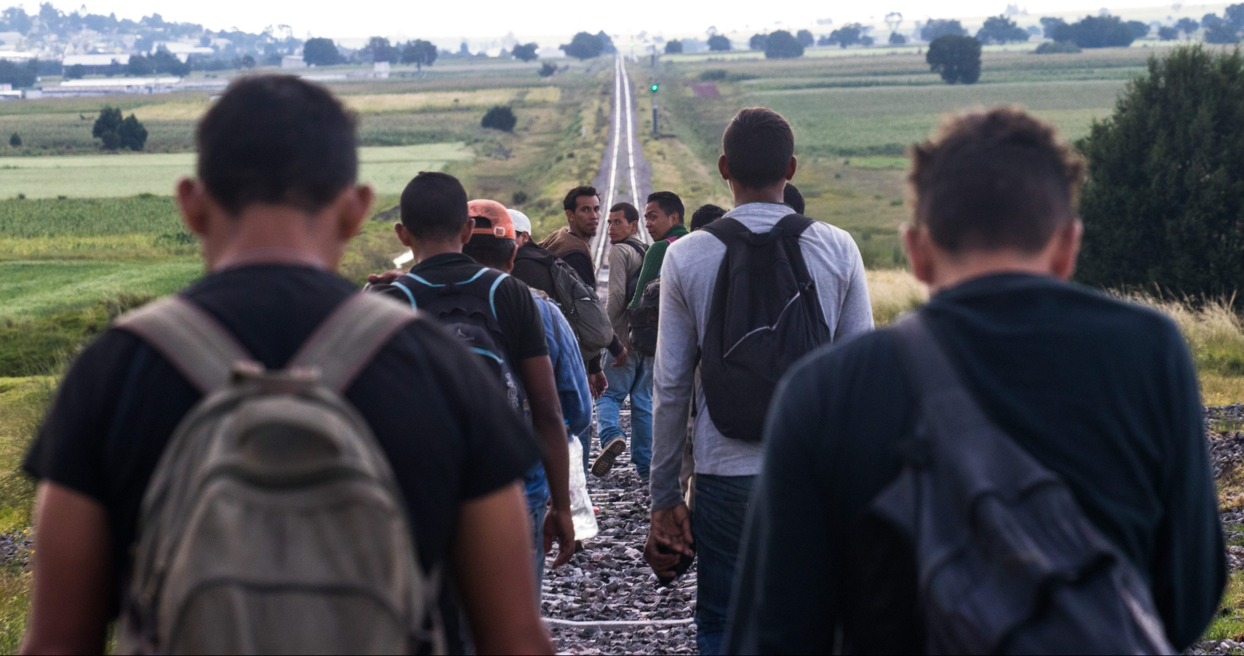 Autoridades rescatan a 280 migrantes centroamericanos