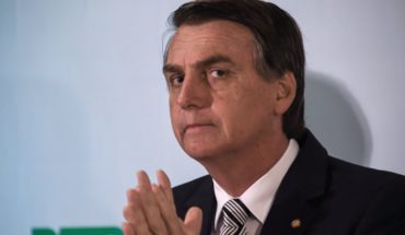 translated from Spanish: Bolsonaro Hurricane left spinning in a circle