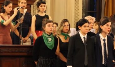 translated from Spanish: Egresadas of the national Buenos Aires denounce sexual harassment and abuse of power in the institution