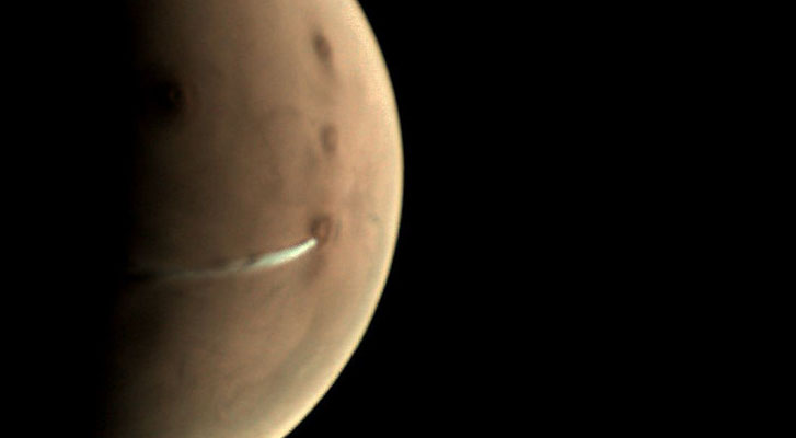 Extraña nube es captada en las cercanías de un volcán en Marte