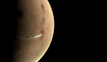 Extraña nube es captada en las cercanías de un volcán en Marte