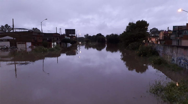 Fuertes lluvias provocan inundaciones en 27 puntos de Morelia, Michoacán