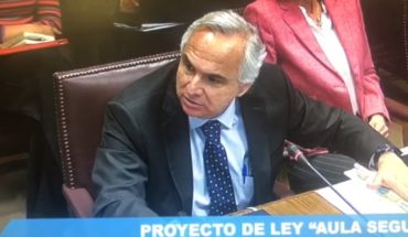 translated from Spanish: Ley Cubillos: Chadwick golpea la mesa en la comisión de Educación para defender Aula Segura
