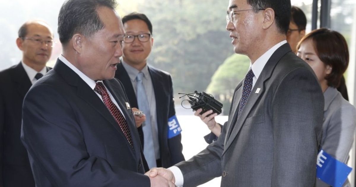 Ministers of Koreas discussed details agreed at Summit Seoul, Korea