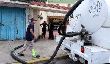 translated from Spanish: Missing pipes to supply water in the CDMX