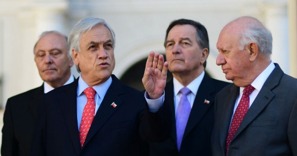 Piñera discussed the failure of the Hague with lakes and Frei: "defeat in dignity, magnanimity victory"