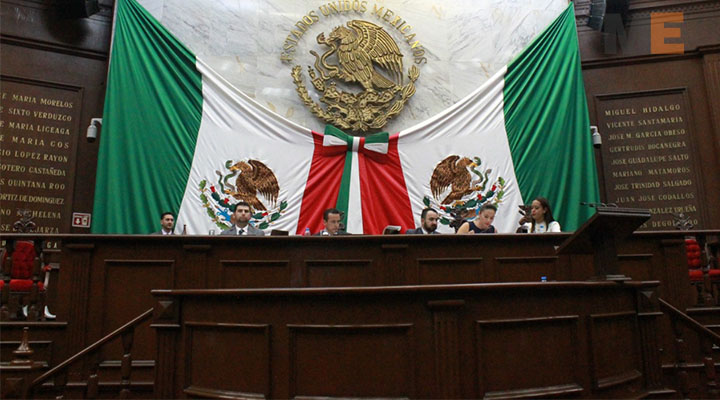 Proposal on security, ends in personal discussion between members of Congress from Michoacán