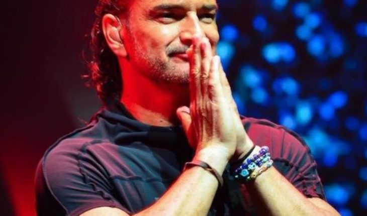 translated from Spanish: Ricardo Arjona runs through Buenos Aires: places where he began his career