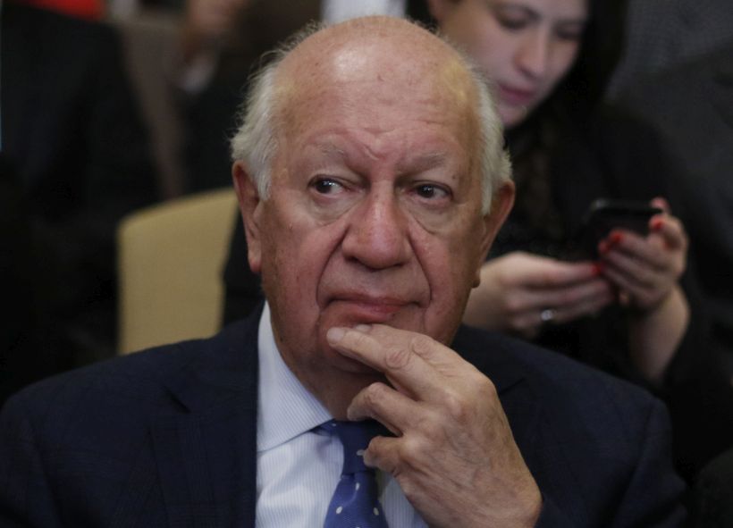 Ricardo Lagos asks ignore reactions in Bolivia: "Chile has more important issues"