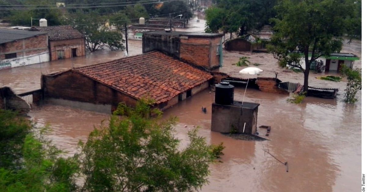Se desbordan ríos en Nayarit y Sinaloa por huracán Willa