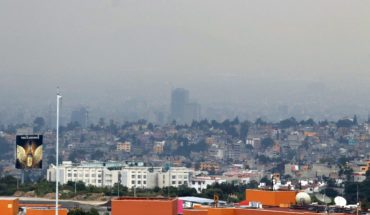 translated from Spanish: Se registran 349 horas de contaminación en Ciudad de México