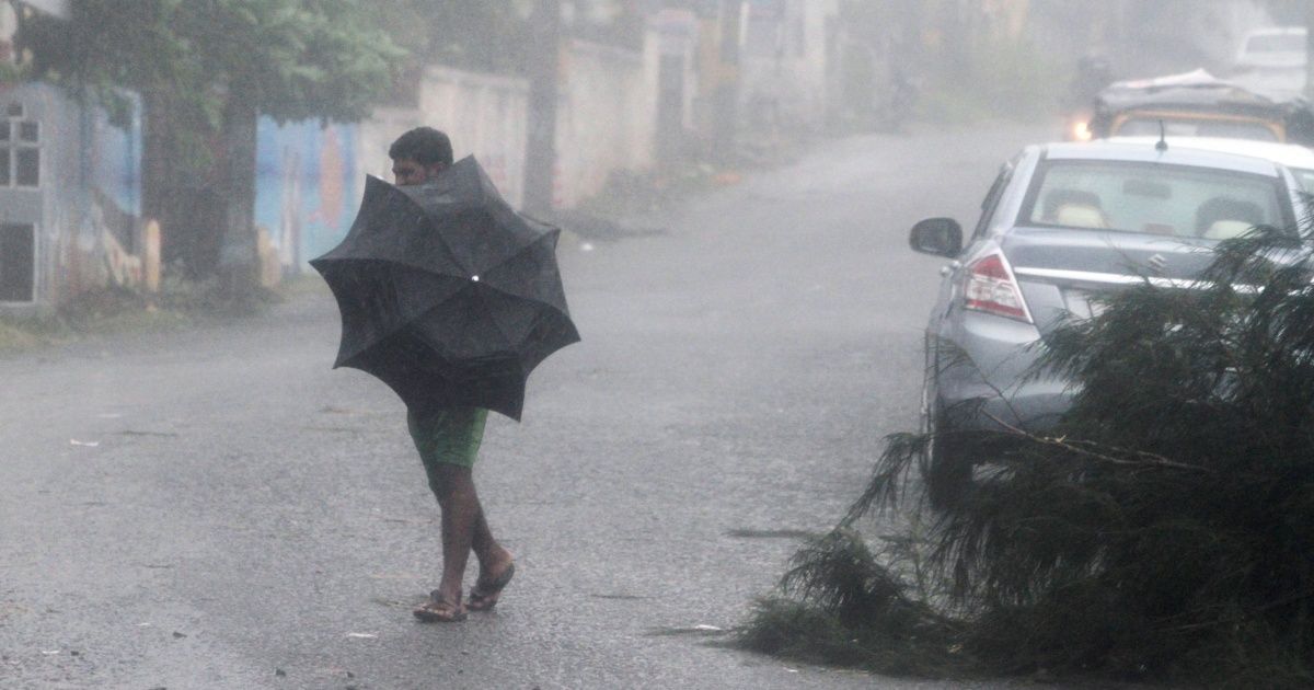 Storms and rains flog these States, as well as up to 40° C