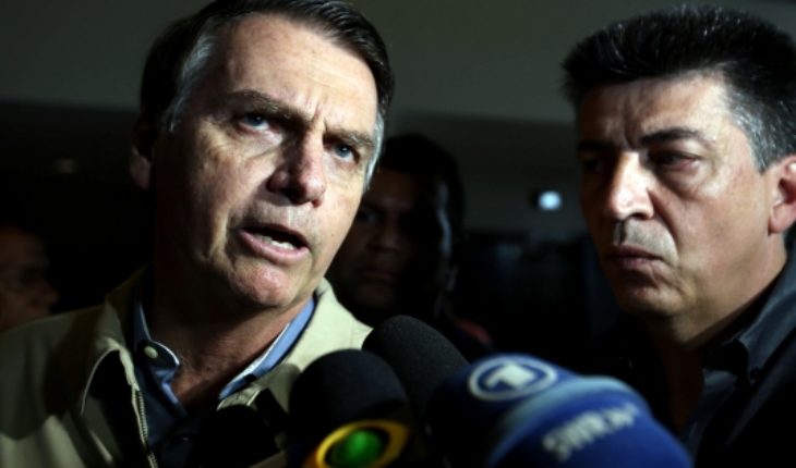 translated from Spanish: Un nuevo sondeo dice que Bolsonaro ganará elecciones en Brasil con el 57%