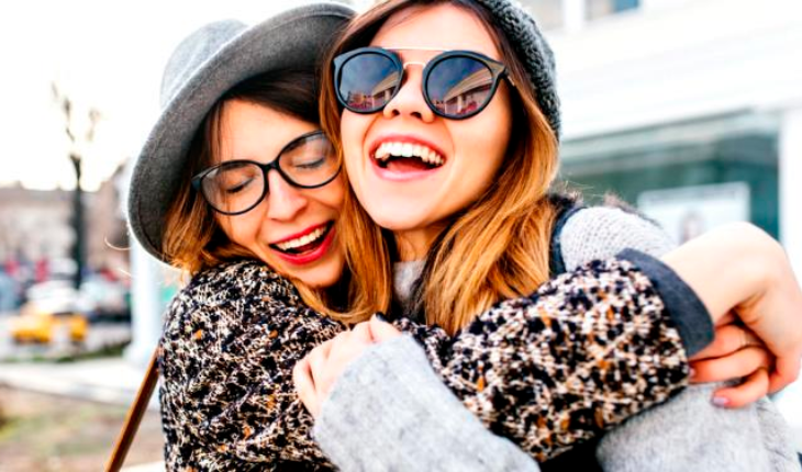 ¡La ciencia lo dice! Mujeres prefieren pasar tiempo con su mejor amiga que con su pareja