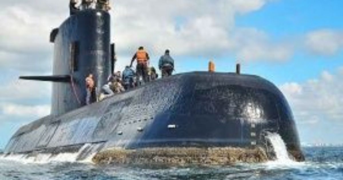 ¡Misión cumplida! Barco usado en búsqueda de submarino de regreso a Sudáfrica