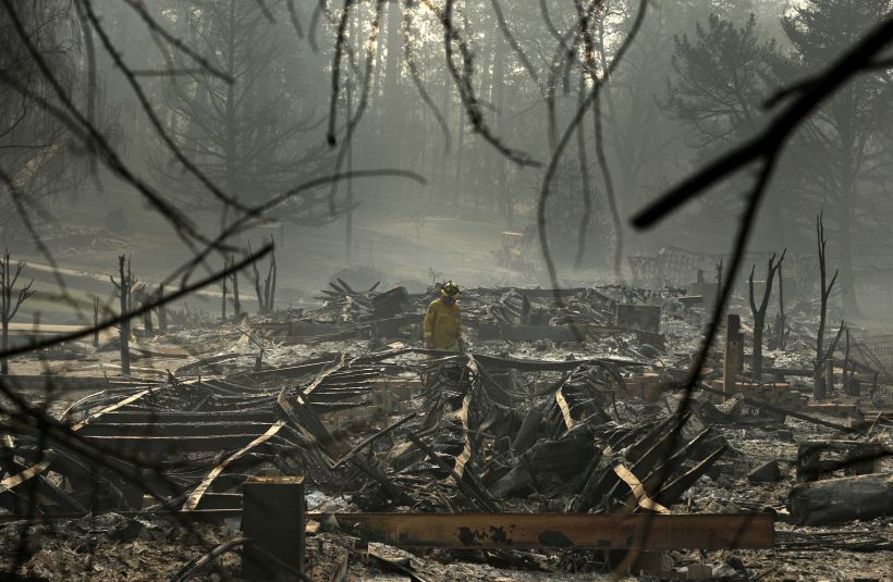 A 71 aumentan los fallecidos por incendios en el norte de California