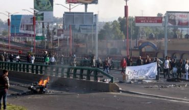 Caos vial por el bloqueo en la autopista México-Pachuca
