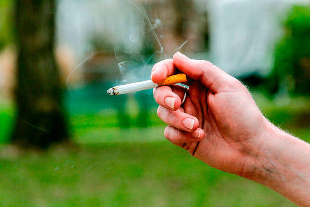 Comienza la prohibición de fumar en plazas de Las Condes — Rock&Pop