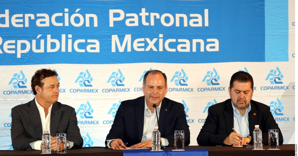 Coparmex pide olvidar polémica de aeropuerto y centrarse en futuro de México