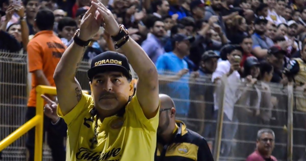 Diego Maradona, más filoso que nunca: encaró al técnico rival y a un periodista