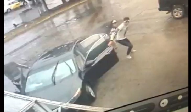 Dos mujeres acompañaban a presunto roba carros