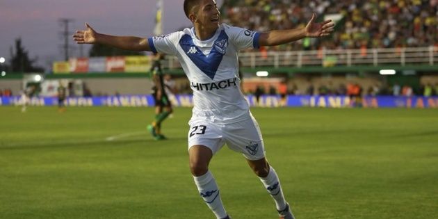 En el día de su debut como titular, Thiago Almada marcó dos goles para Velez