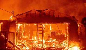 Huyen de incendio forestal miles de personas en California 