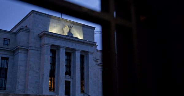 La Fed deja sin cambios la tasa de interés y analistas prevén alza en diciembre