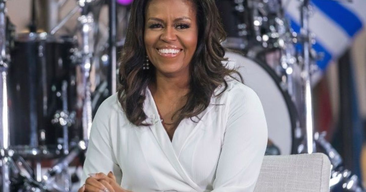 Lanza "derechazo" Michelle Obama a Melania Trump