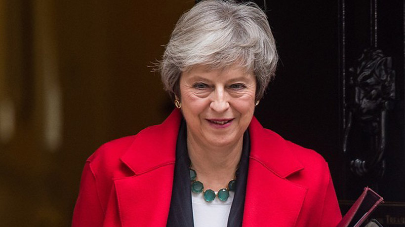 May se enfrenta a dimisiones y batalla parlamentaria por el "Brexit"
