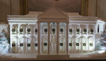 Melania Trump devela el decorado navideño en la Casa Blanca