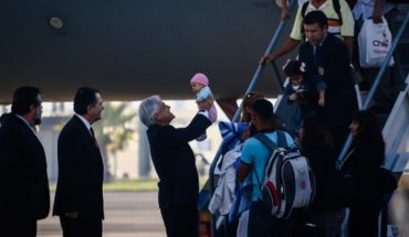 Piñera recibe a chilenos retornados de Venezuela