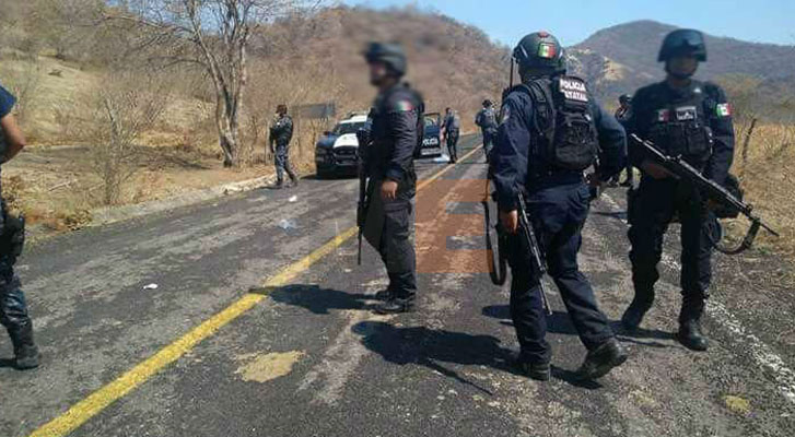 Policías de México toman el trabajo por no tener más opción
