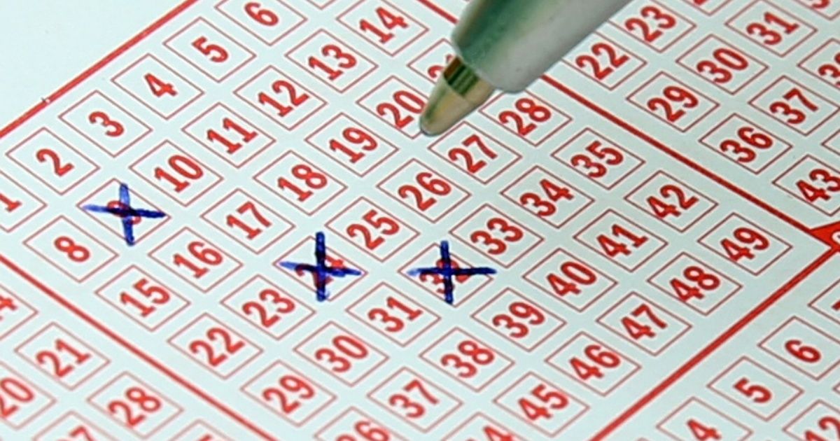 Revela matemático fórmula con la que ganó 14 veces la lotería