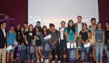 Sernac e Injuv lanzan campaña para prevenir el sobreendeudamiento juvenil
