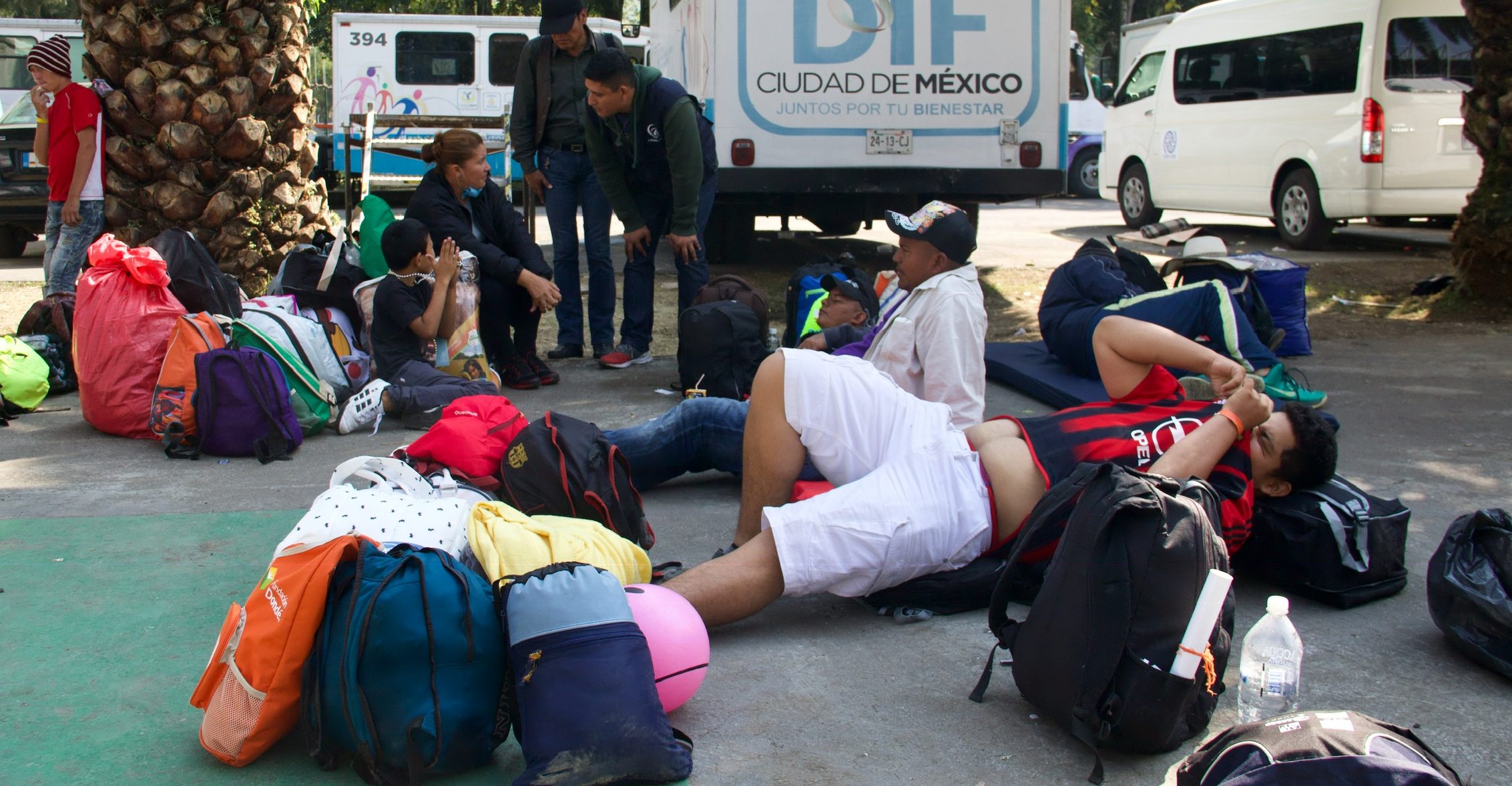 Trasladan a casi 600 migrantes a la Casa del Peregrino