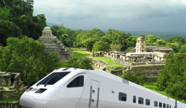 Zócalo capitalino registra gran afluencia de votantes sobre el Tren Maya