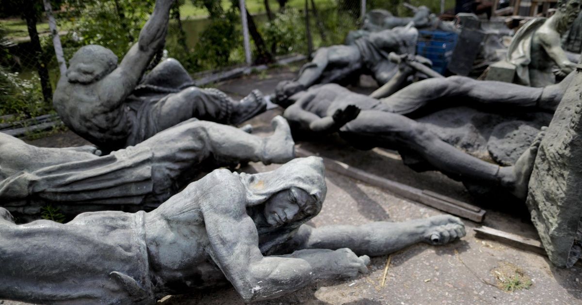 “Hospital” cura esculturas argentinas víctimas de vandalismo
