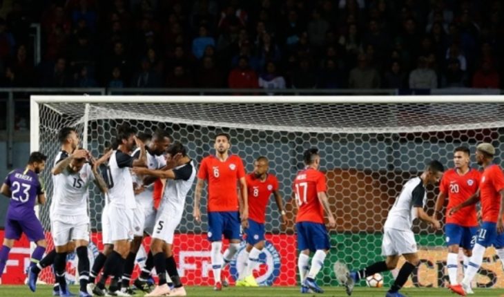 translated from Spanish: Aimlessly: Costa Rica ruined you the night to an unknown Chilean team