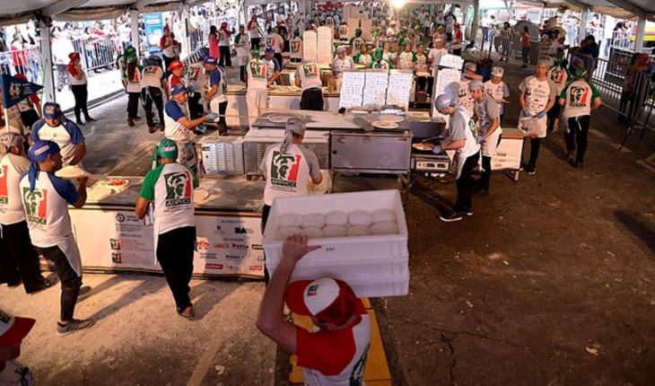 translated from Spanish: Argentina broke two records worldwide with pizzas and empanadas