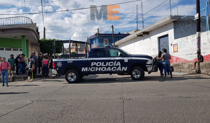 En Jacona, Michoacán, sujeto armado balea a un hombre, se enfrenta contra la policía y es abatido