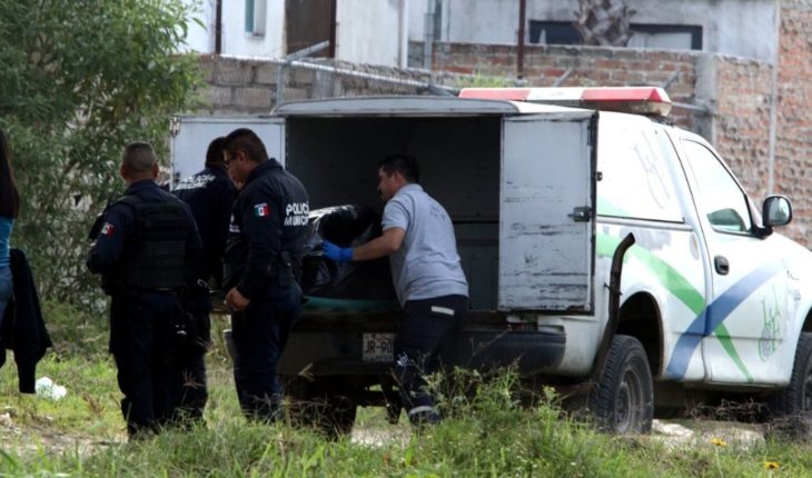 translated from Spanish: Asesinan a balazos three in Jalisco