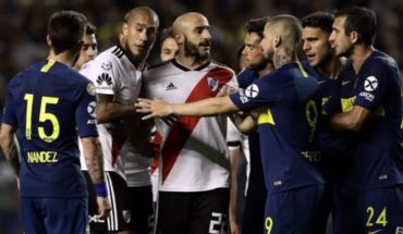 translated from Spanish: Boca or River who does best at the end of the Copa Libertadores?