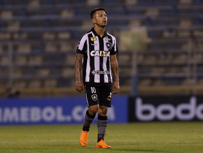 Botafogo's Valencia defeated by minimum count to Araos