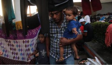 translated from Spanish: Central American migrants receive economic support from Mexican Government