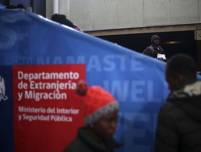 Corte de Santiago ordenó a Extranjería tramitar 17 solicitudes de refugio político