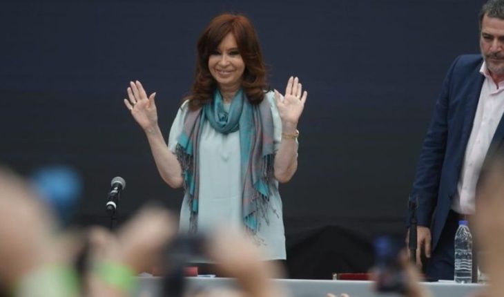translated from Spanish: Cristina Kirchner: “in 3 years neo-liberalism has gone into debt the country”
