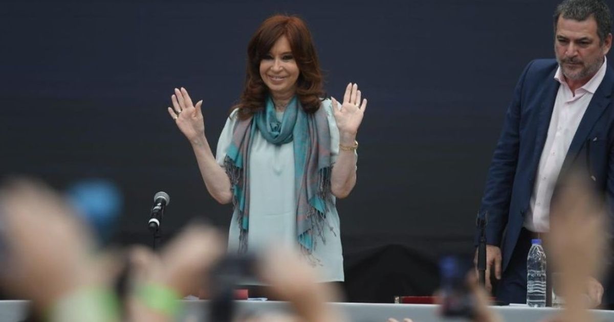 Cristina Kirchner: "in 3 years neo-liberalism has gone into debt the country"