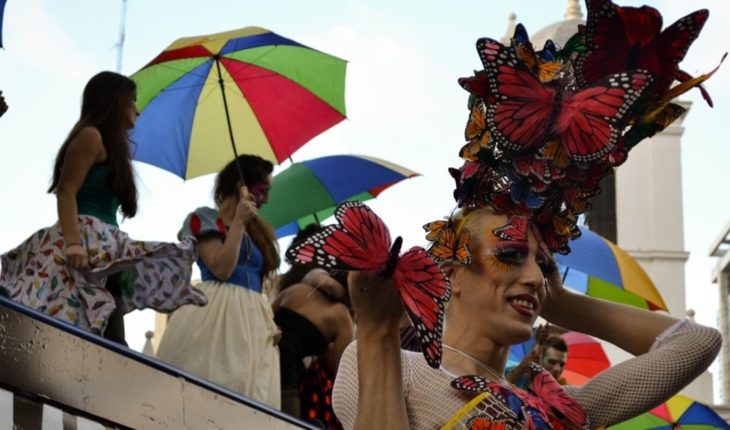 translated from Spanish: Diversity back to the streets: new pride March in Buenos Aires
